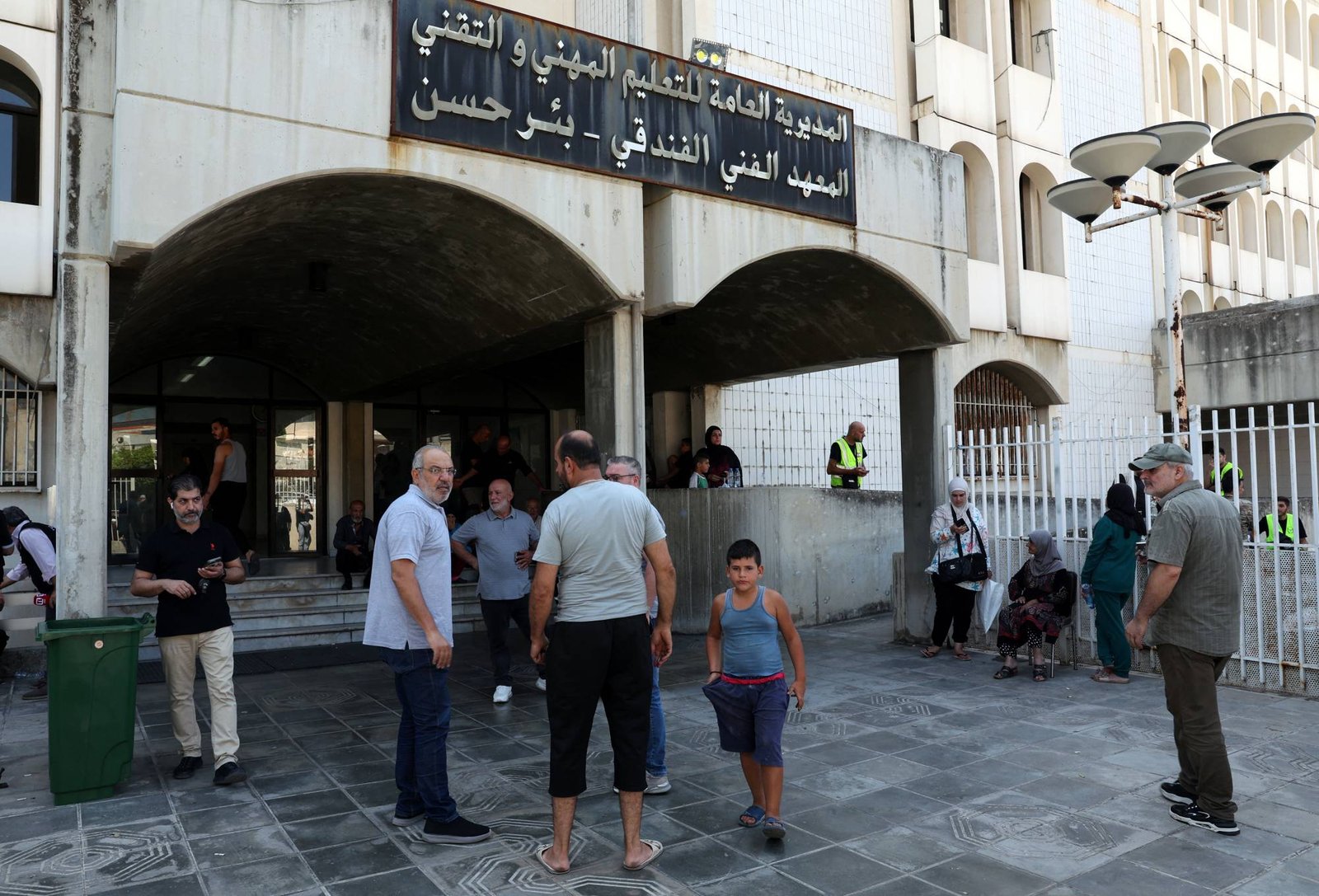 Internally displaced people, who fled from their southern Lebanon villages due to ongoing cross-border hostilities between Hezbollah and Israeli forces, shelter at the Technical Institute of Bir Hassan, in Beirut Lebanon September 24, 2024. REUTERS/Emilie Madi