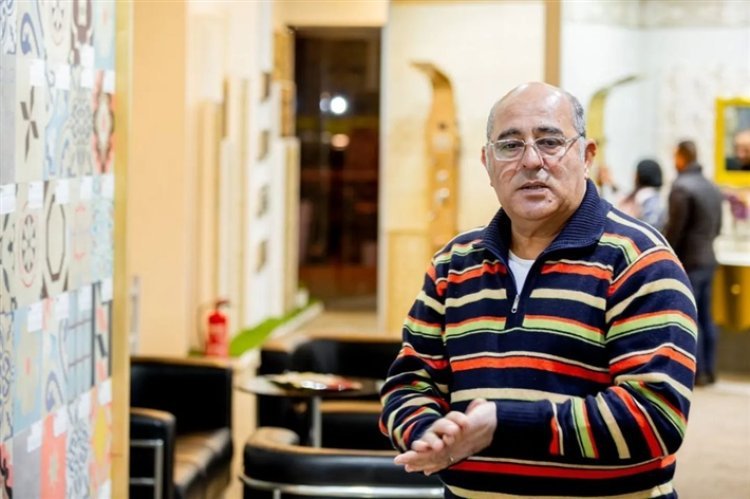 إسماعيل فرغلي ينهار باكياً على الهواء بسبب زوجته!