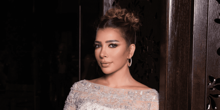 "الطفل المعجزة" يسحر أصالة والجمهور في الكويت!