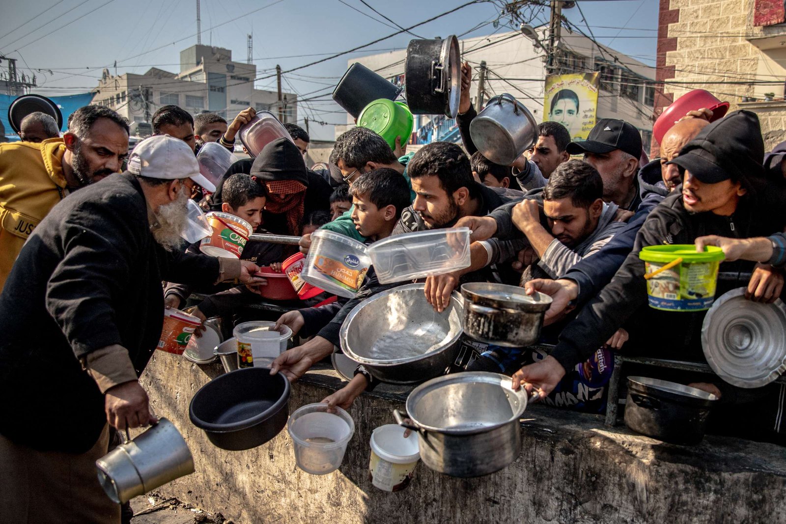 food distribution al shaboura camp