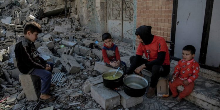 تكدس الشيكل.. أزمة خانقة تضع الاقتصاد الفلسطيني على المحك