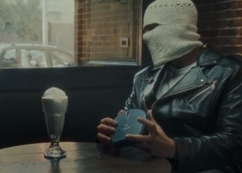 انكشف اللغز! من هو "تووليت"؟ مفاجأة صادمة تكشف هوية المطرب الملثم