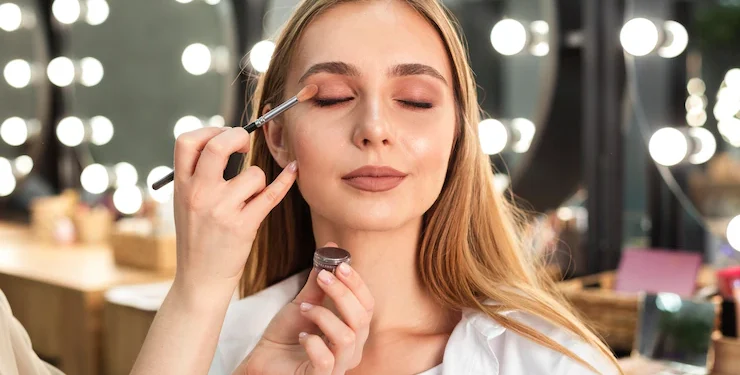 ابهرِي الجميع بإطلالة عيون ساحرة في ليلة رأس السنة!