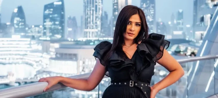 مقلب مرعب! ياسمين عبد العزيز تفاجئ بسنت شوقي (فيديو)