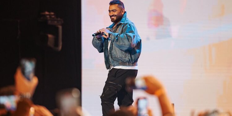 خلاف تامر حسني وسعد القحطاني.. حقيقة ما حدث في حفل الرياض!