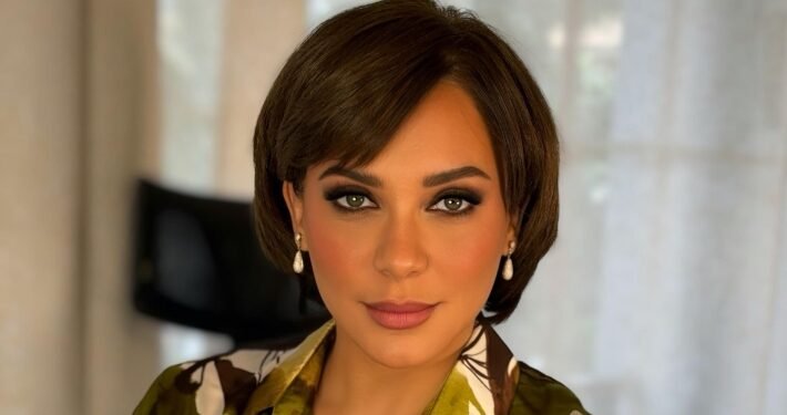 سلاف فواخرجي.. اعترافات مثيرة بعد حذف صورة الأسد