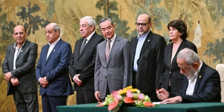 لجنة إسناد أم تشكيل جديد يعمّق الانقسام؟