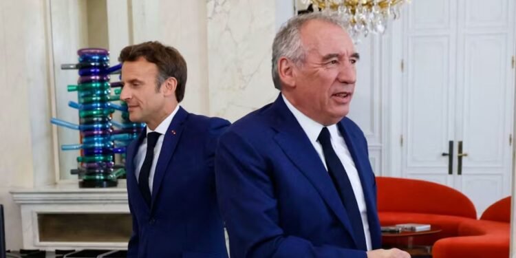 هل سيتمكن فرانسوا بايرو من إخراج فرنسا من الأزمة؟