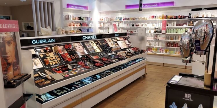 ما هي أفضل منتجات التجميل في العالم لعام 2024 ؟