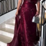 لمسة سحرية في ليلة رأس السنة.. فساتين أنيقة تلبي ذوق كل امرأة