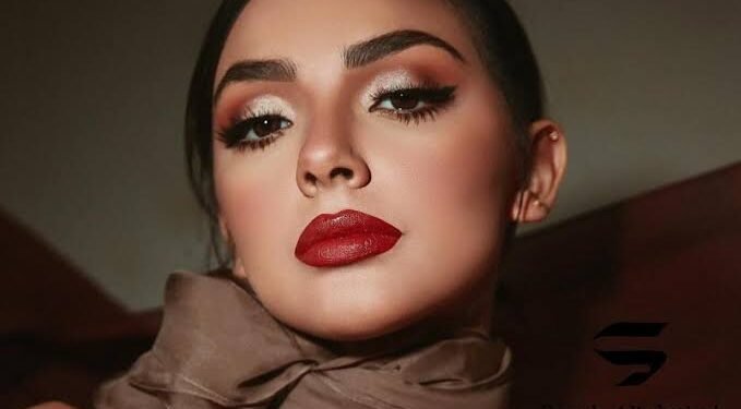 لـ مكياج الكريسماس 2025 .. 7 حيل تجميلية لتظهرين جمالك 