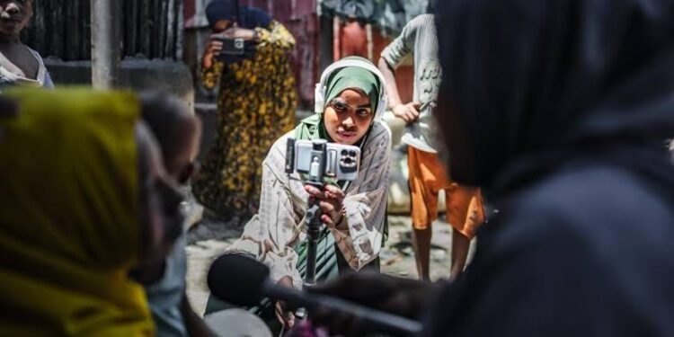 هندا محمود.. رائدة الصحافة التي كسرت القيود وانطلقت بالصحفيات الصوماليات إلى العالمية