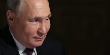 060624 putin weapon m
