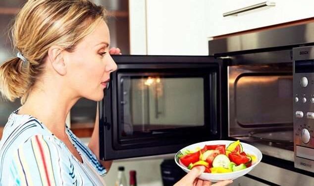 أسرار الميكروويف.. اكتشافات جديدة قد تهدد صحتك