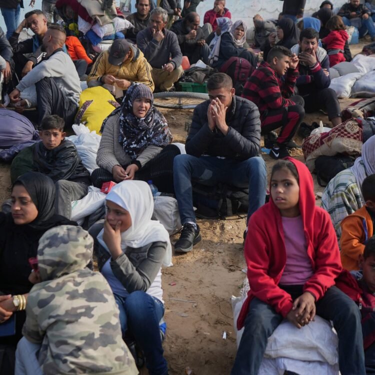 25mideast crisis north gaza 02 cphk mobileMasterAt3x