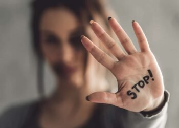 كيف تتعافى من العلاقات المؤذية؟.. أنت تستحق الأفضل