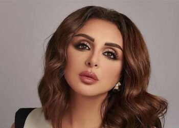 والد أنغام يعلق على القبلة التي هزت الوسط الفني!