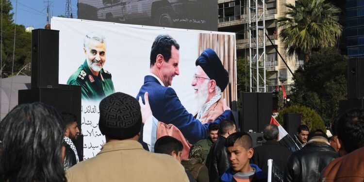 الرهان الخاسر.. سقوط الأسد والإشكالية الإيرانية