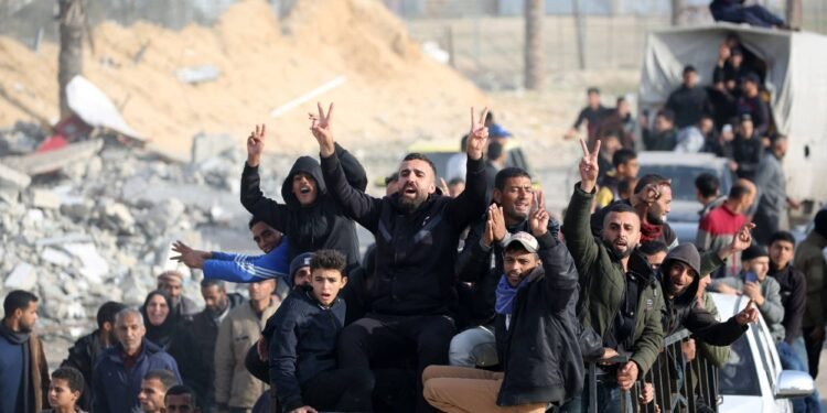 لماذا تصريحات ترامب عن تهجير الفلسطينيين من قطاع غزّة؟