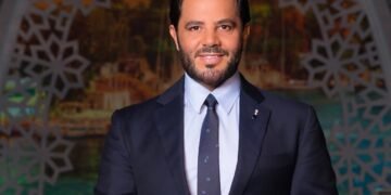 نيشان يروي تفاصيل سرقة تعرض لها على متن طائرة