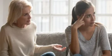 كيف تتعامل مع الشخص الفضولي؟.. حماية خصوصيتك خطوة بخطوة