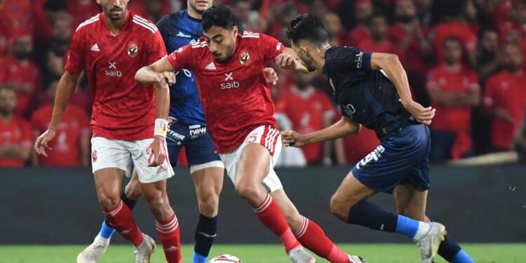 ملايين أندية قطر تُغري نجوم الأهلي المصري.. «الأحمر في ورطة‌» 