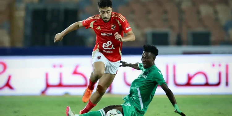 أول قرار من الأهلي بعد تعاقد أكرم توفيق مع الشمال القطري