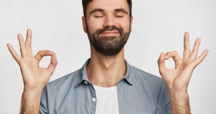 كيف تظهر "الثقة بالنفس" بدون كلام.. أسرار لغة الجسد التي ستغير حياتك