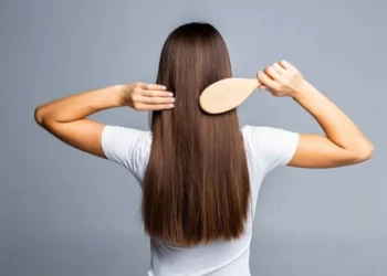 تكثيف الشعر في أسبوع.. 10 طرق طبيعية من مطبخك!