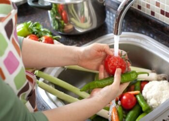 خضروات شهيرة تسبب التسمم الغذائي.. تحذير هام!