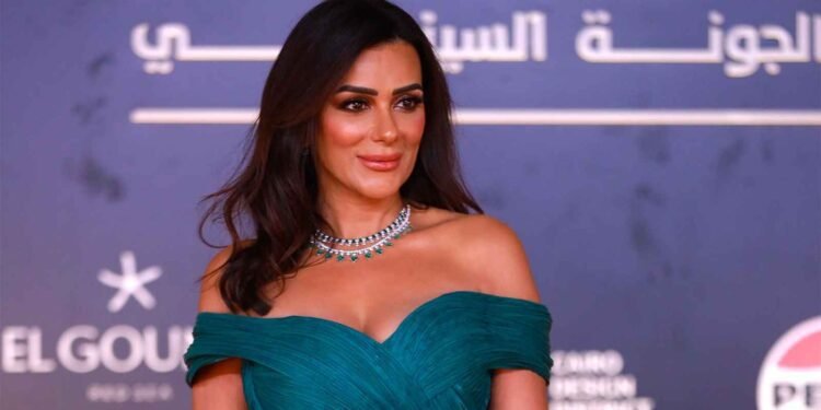 إنجي المقدم: المخرج محمد سامي تسبب في بكائي.. لهذا السبب!