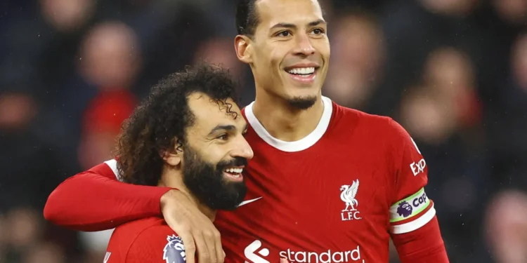 تقارير إنجليزية: ليفربول يجدد عقد محمد صلاح وفيرجيل فان دايك