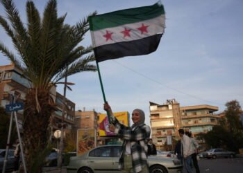 AFP 20241210 alsayed notitle241210 npwwT v1 HighRes SyriansCelebrateTheFallOfTh scaled 1