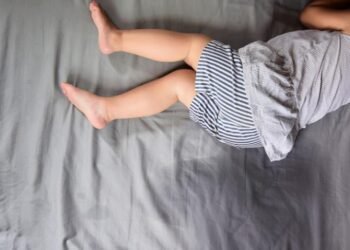 وداعاً لـ التبول الليلي.. خطوات عملية لحل المشكلة عند الأطفال