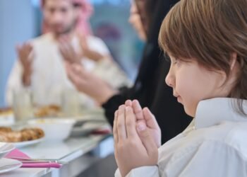 خطوات بسيطة لتعويد الأطفال على الصيام في رمضان