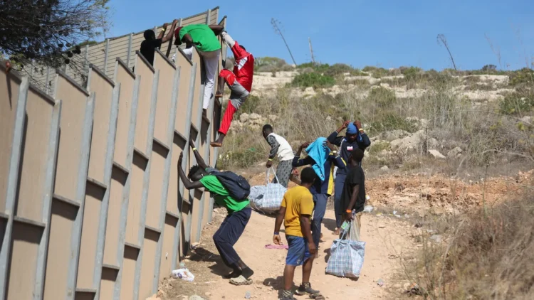 Migrants the hotspot 1710526014