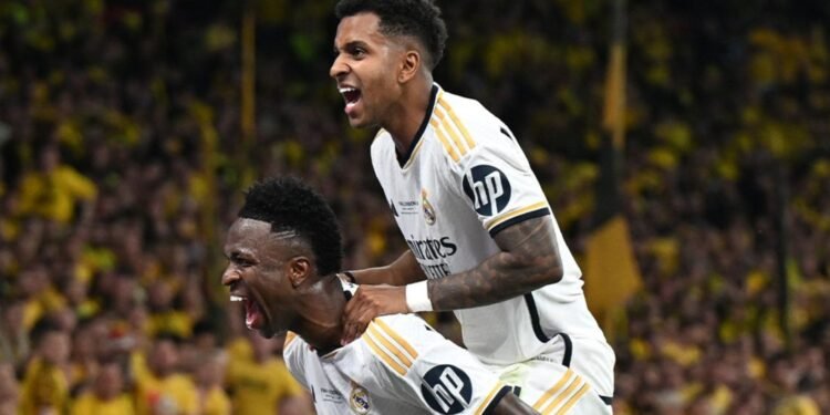 نجم ريال مدريد يكشف موقفه من العروض المُغرية للانضمام للدوري السعودي