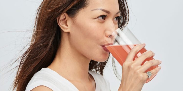 شراب الكولاجين.. فوائد مذهلة للبشرة والشعر والمفاصل!