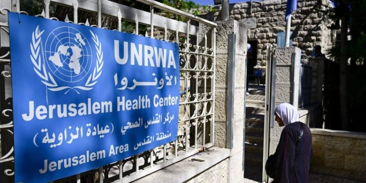 حظر الأونروا.. اغتيال إسرائيلي جديد للإنسانية