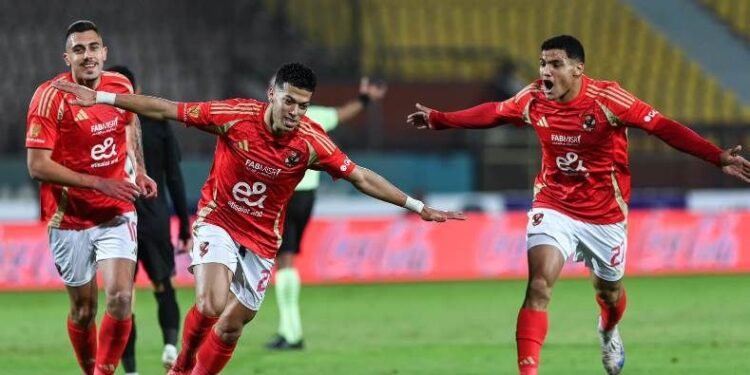 الأهلي المصري يتصدر الدوري ويترقب لقاء بيراميدز