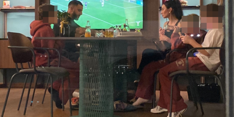 england defender kyle walker reunites 968414474 cfcfcf