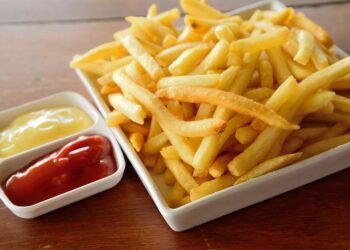 منها البطاطس المقلية.. 3 أطعمة تزيد خطر إصابتك بالسرطان