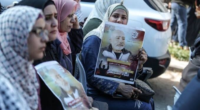 عودة الأسرى الفلسطينيين.. متى تكتمل فرحة الأهالي؟