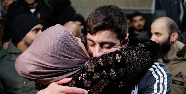 أمل عائلات الأسرى ومستقبل الصفقة