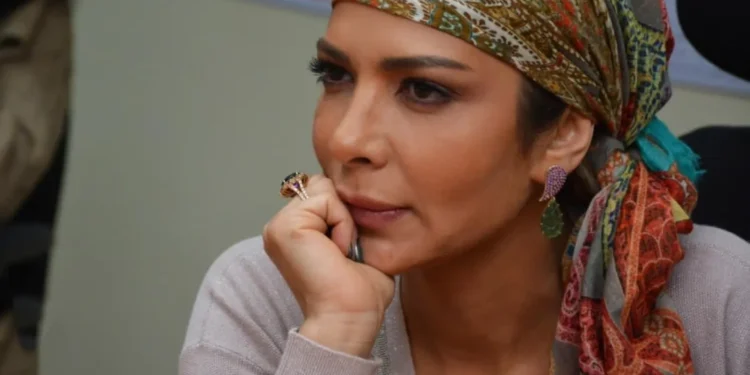 تغريدة غامضة لـ أصالة تشعل غضب الجمهور ضد طارق العريان