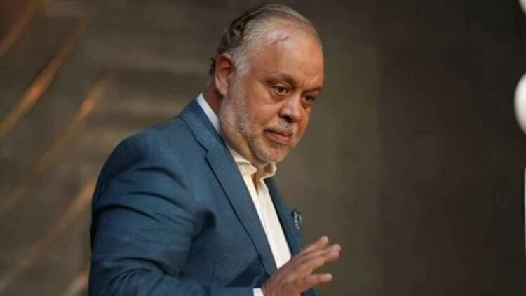 أشرف زكي يُصاب بوعكة صحية.. وروجينا تنشر صورة من المستشفى