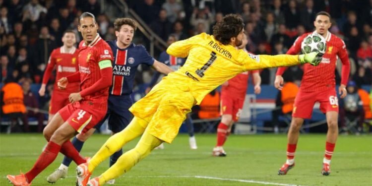 تصريحات مُثيرة من مدرب ليفربول عن أحداث مباراة باريس سان جيرمان