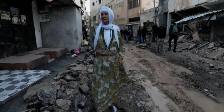 مع نهاية رمضان.. اقتصاد الضفة مازال ينزف