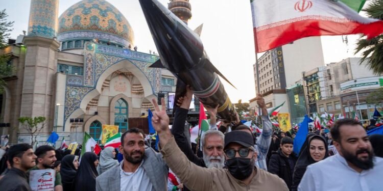 هل تستطيع إيران إنقاذ نفسها؟