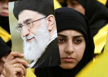 HezbollahIranWomanKhameneiLEbanonRTX37ML8